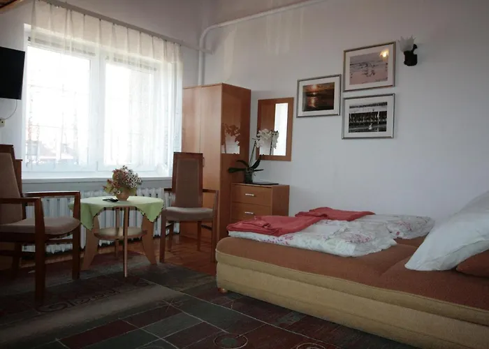 Pensjonat Radzik Bed & Breakfast *